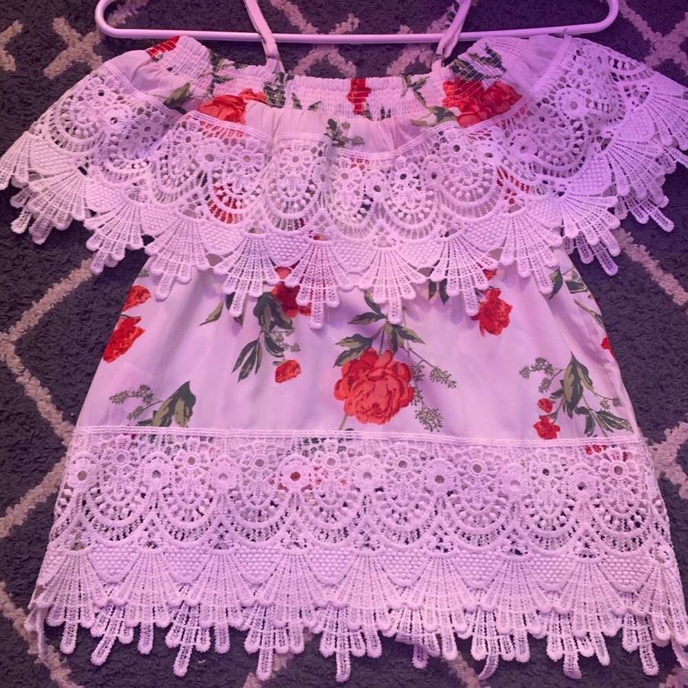 Floral lace tank top